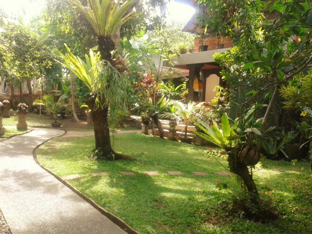 Indraprastha Ubud Home Stay Exterior photo