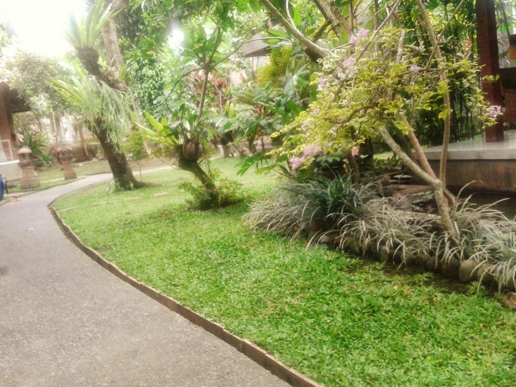 Indraprastha Ubud Home Stay Exterior photo