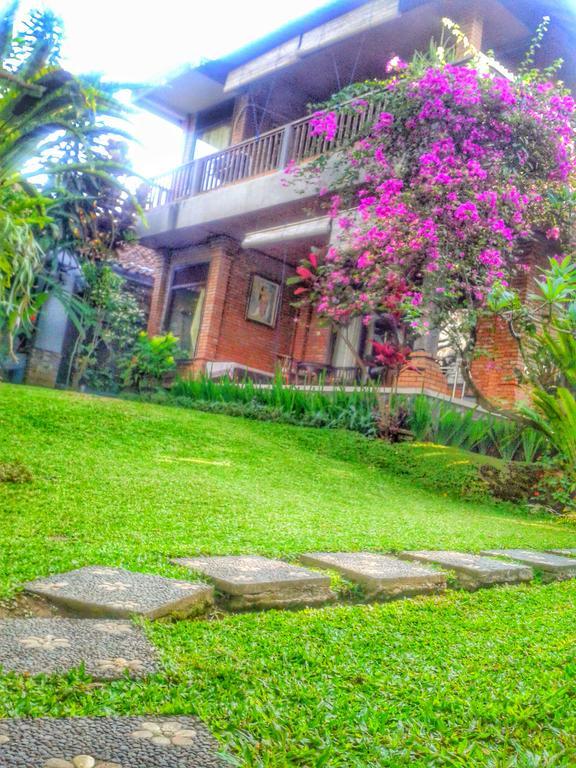 Indraprastha Ubud Home Stay Exterior photo